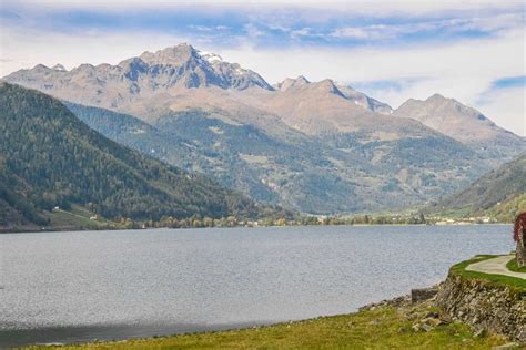 streckenverlauf bernina express strecke|Bernina Express 2025: Ihr Guide für Zug, Strecke und Tickets